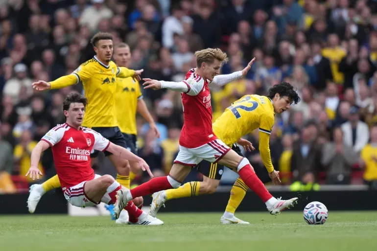 الدوري الإنجليزي.. أرسنال يستعيد الانتصارات وتشيلسي يكتسح بورنموث وتعادل مثير لمانشستر يونايتد